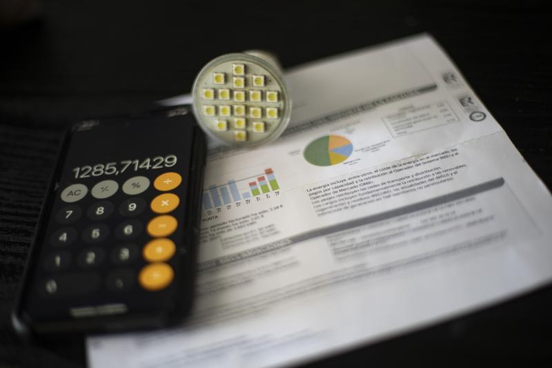 La subida de la energía le costará 854 euros más al año a las familias