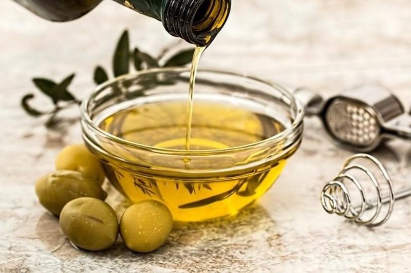 Deoleo y Dcoop instan a la distribución a trabajar de forma conjunta para valorizar el aceite de oliva