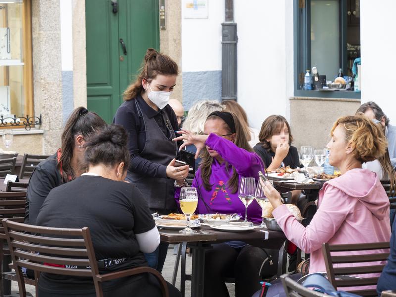 La facturación de las empresas acelera en agosto y suma seis meses de alzas