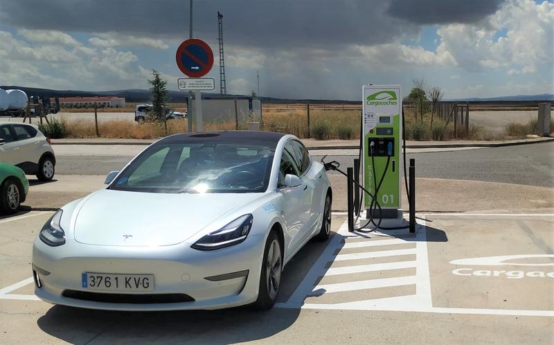 Acciona Energía entra en el negocio de recarga de vehículos eléctricos con la compra de Cargacoches
