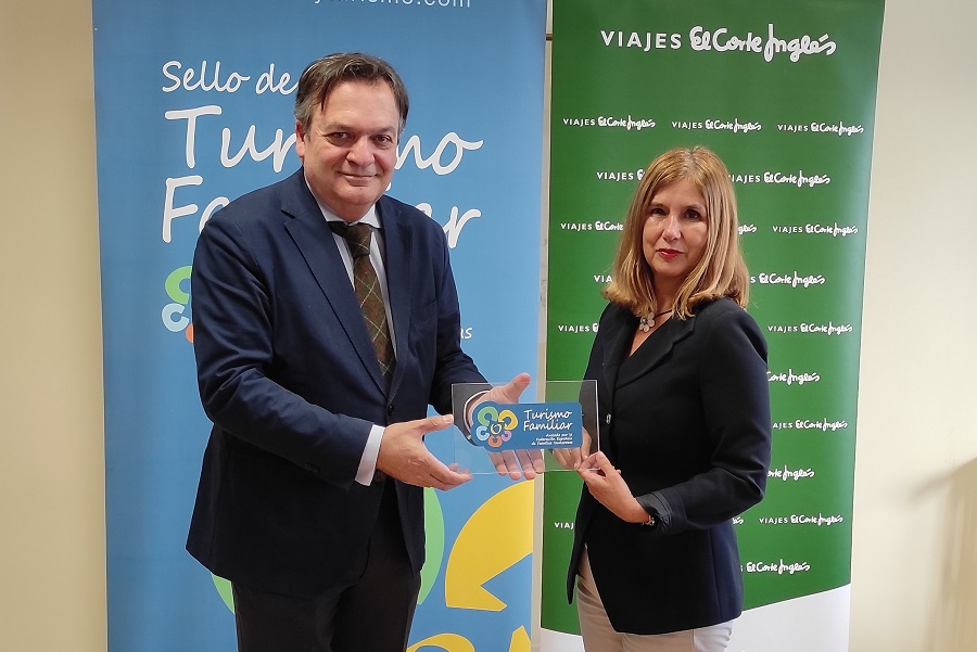 Viajes El Corte Inglés recibe el Sello de Turismo Familiar como agencia recomendada para la gestión de ocio y vacaciones en familia.