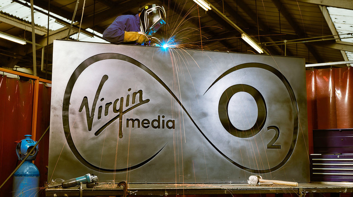 Telefónica sufrirá el cambio regulatorio en UK con el país en crisis