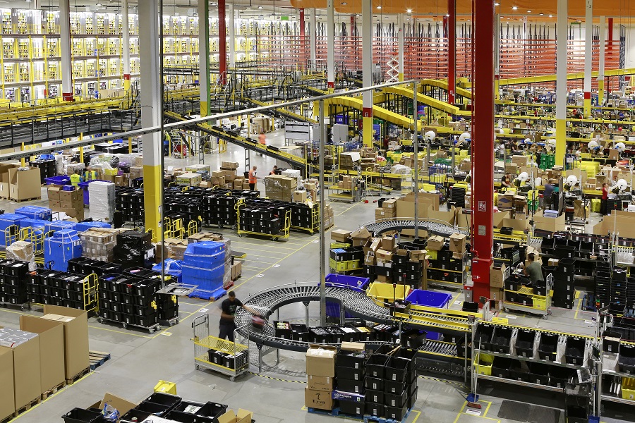 La logística, clave para la expansión de Amazon por España