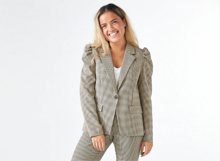 blazer abotonada