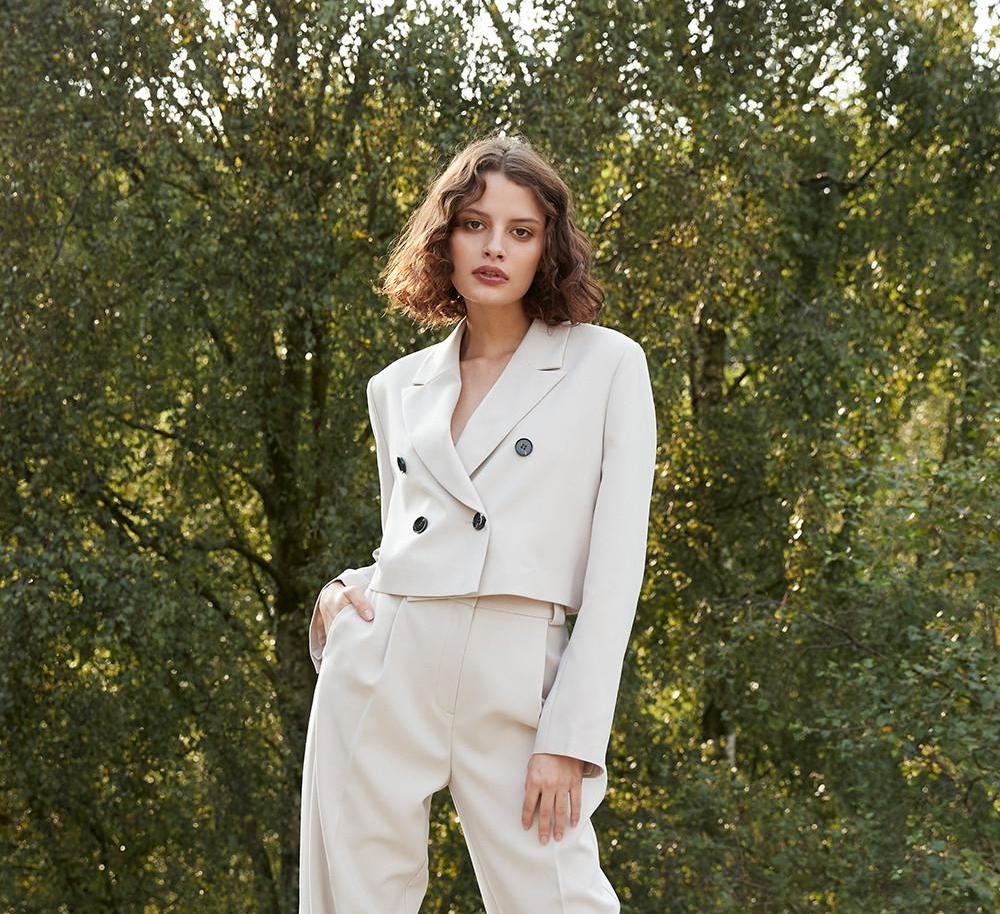chaqueta corta blanca