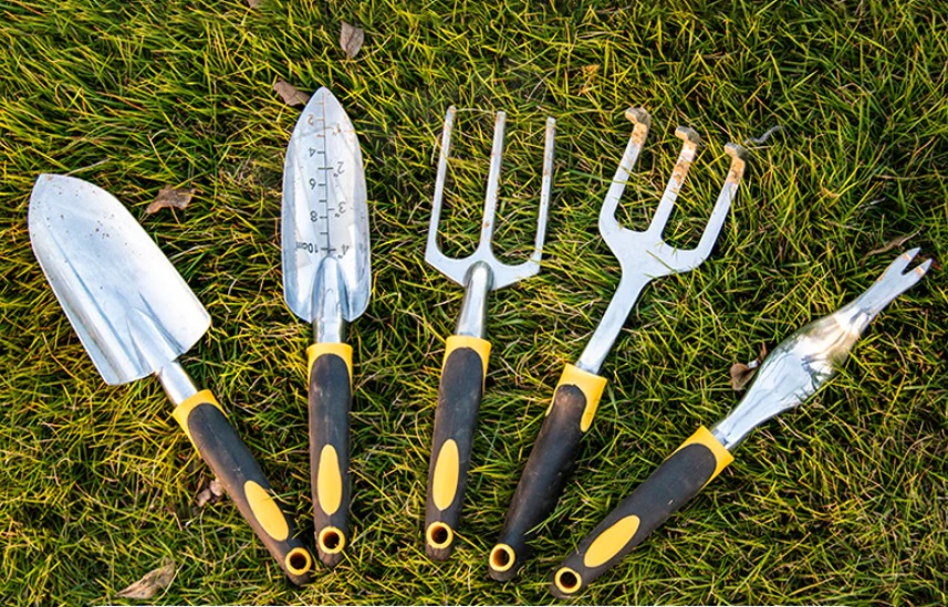 conjunto herramientas jardín