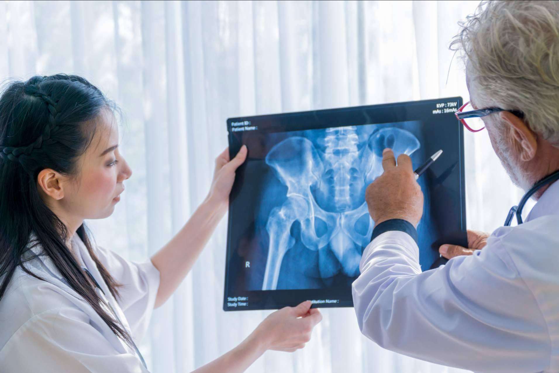 ¿Cómo afecta la inclinación de la pelvis?, explicado por Atlas Vital
