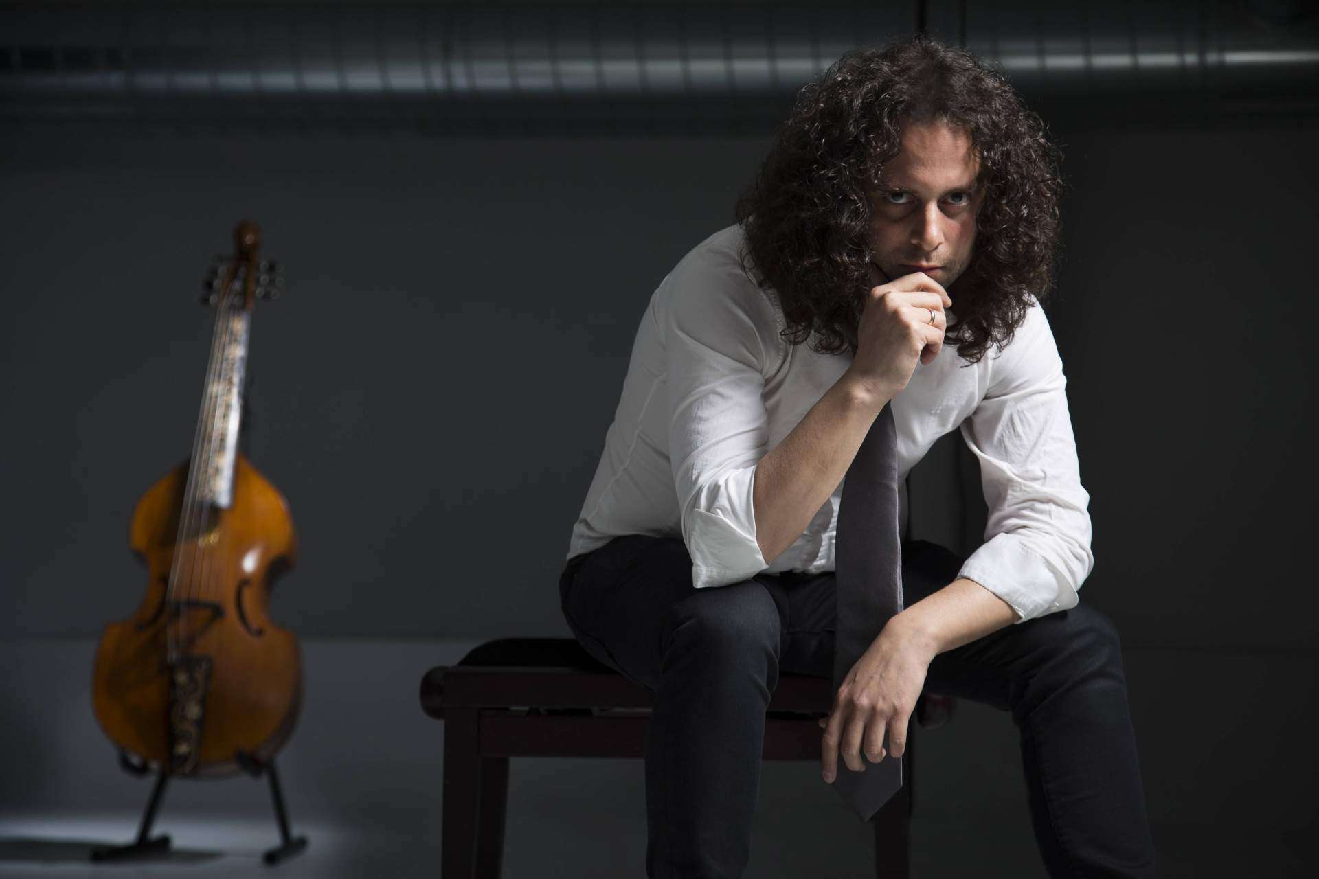 El violagambista Fahmi Alqhai dirige la Accademia del Piacere, la vanguardia de la música antigua española