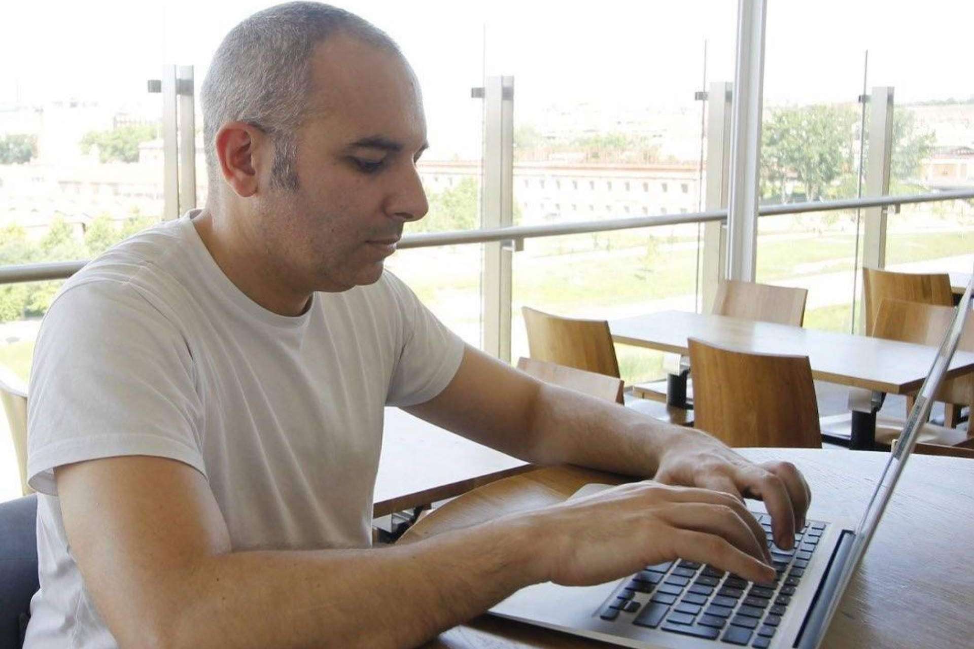 Optimizar las herramientas publicitarias con el servicio de experto en Active Campaign Israel Huerta