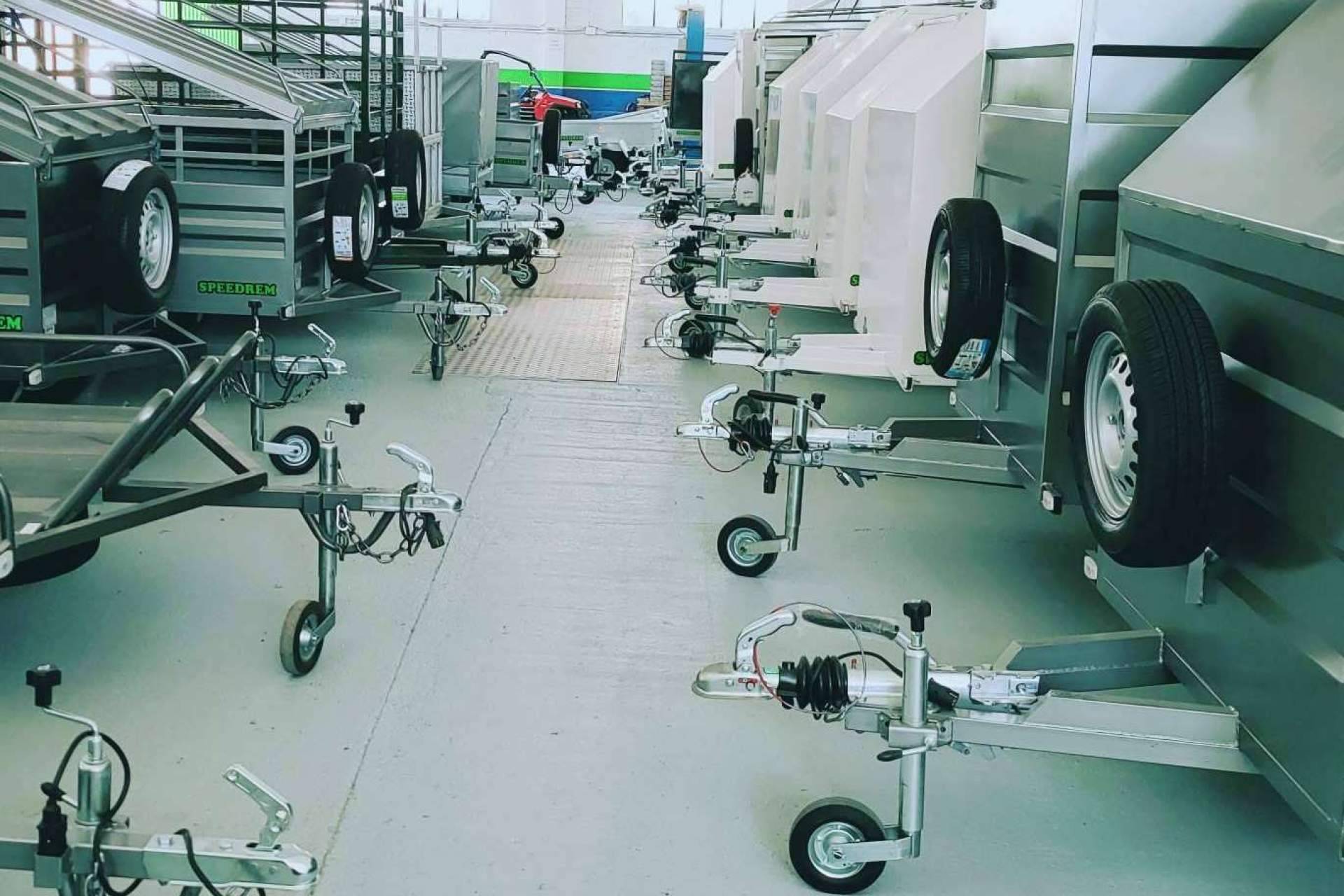 Speedrem ofrece remolques para coches de segunda mano de particulares