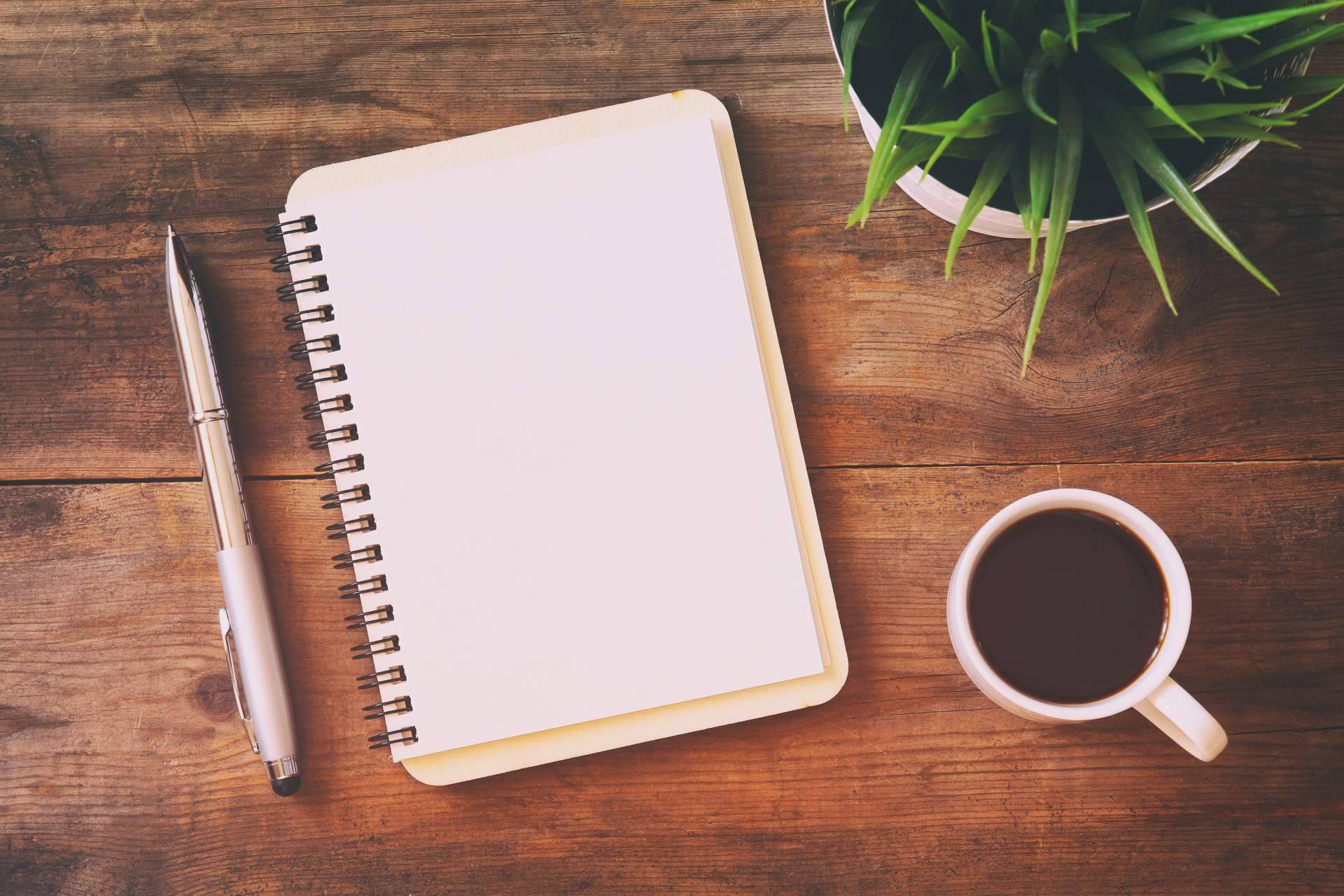 Libretas personalizadas y otros regalos publicitarios para reforzar el branding en la compañía RegaloEmpresas
