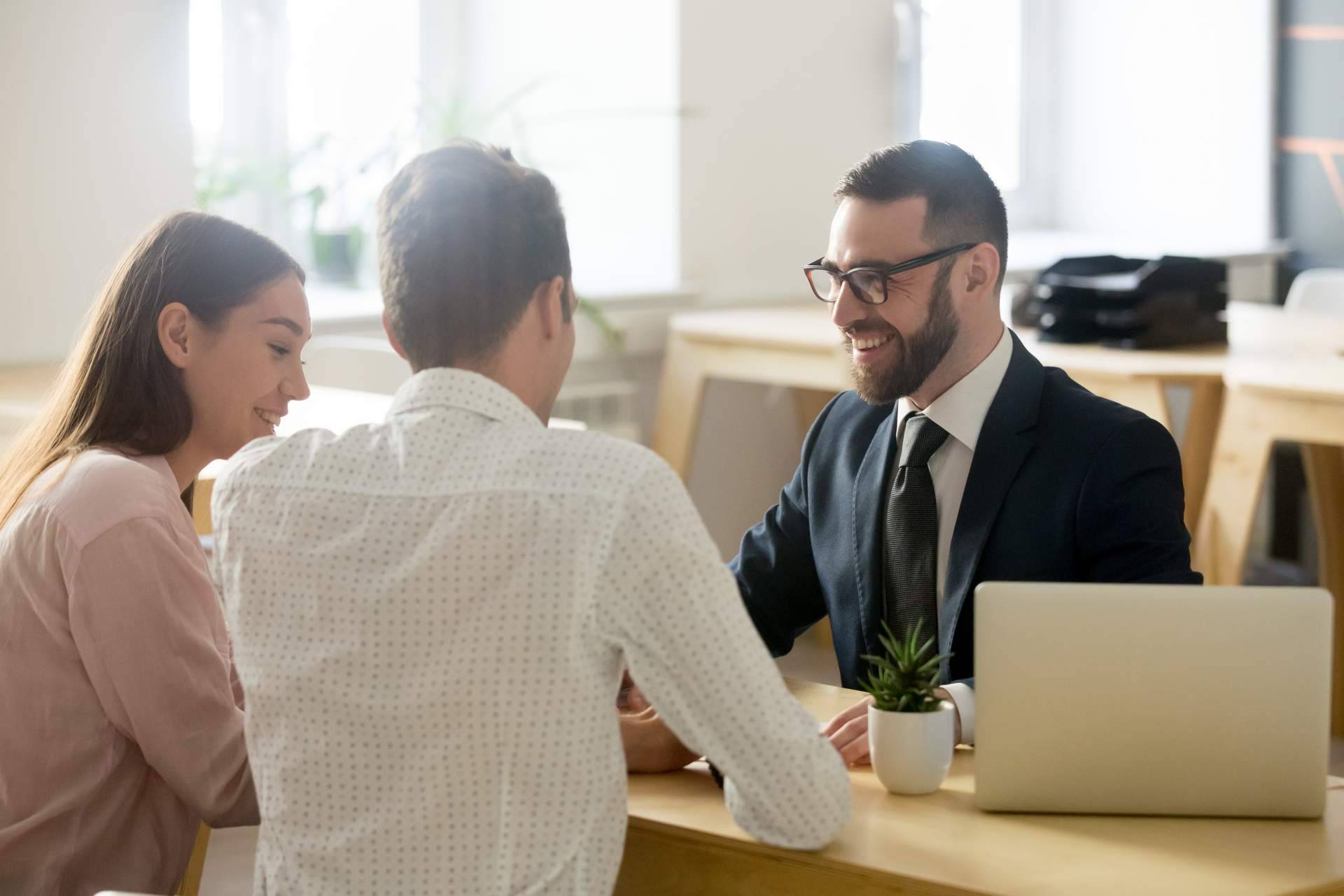 Llevar a cabo un concurso de acreedores en la empresa con la asesoría del equipo de abogados y economistas de RR31416