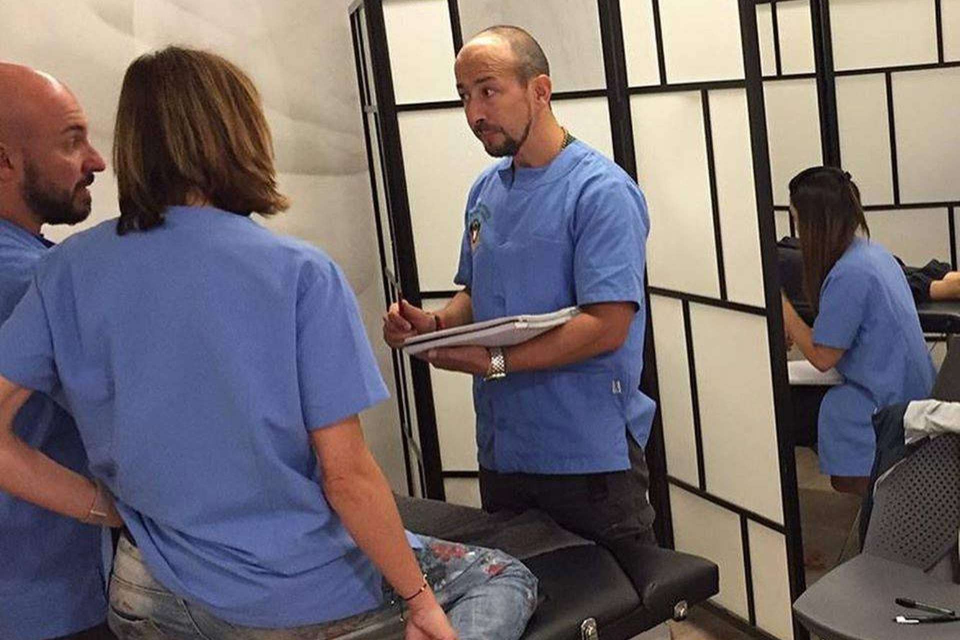 Tratar los dolores cervicales con osteopatía, por Instituto Internacional de Osteopatía Avanzada