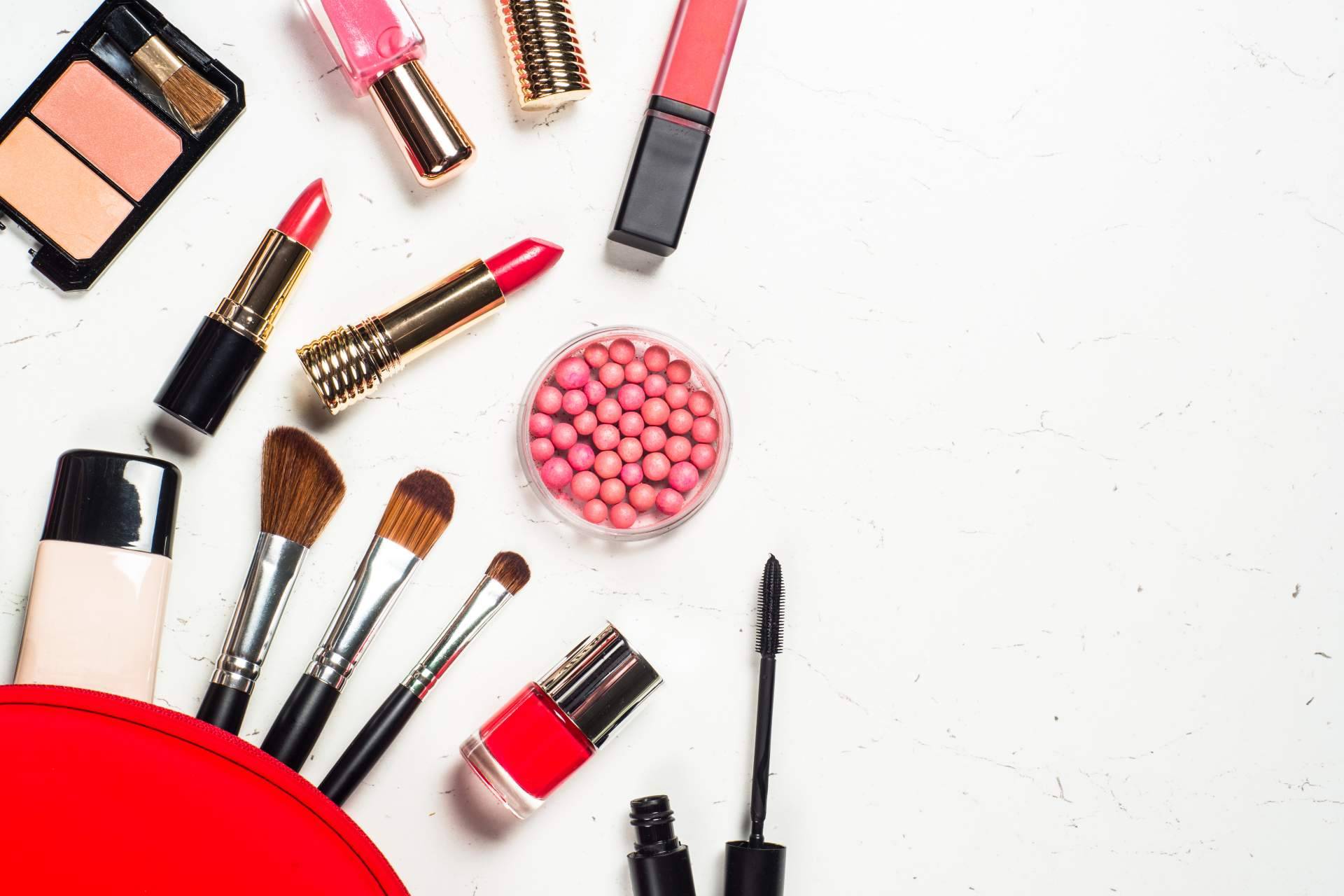 Tus Compras de Confianza dispone de un amplio catálogo de cosmética tanto labial como para ojos