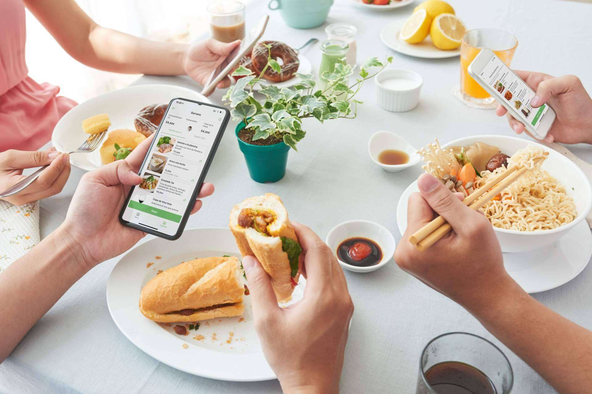Pedir con el móvil dentro de un restaurante, la nueva tendencia en la hostelería que llega de la mano de Order In
