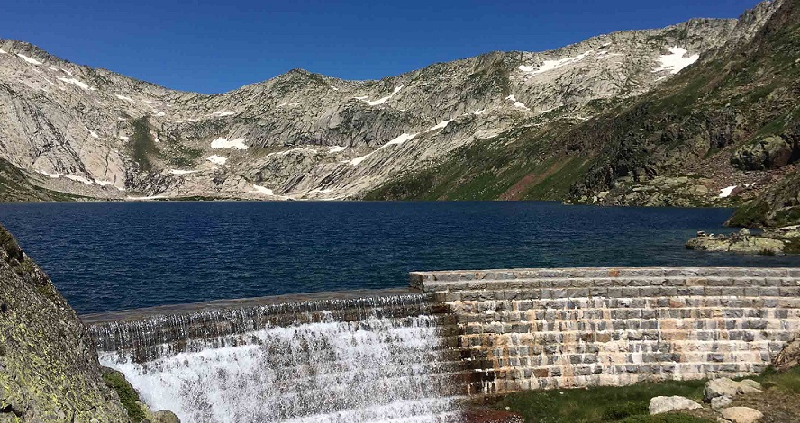 La gestión del agua en el Lago Certascan: energía, deporte de aventura y turismo