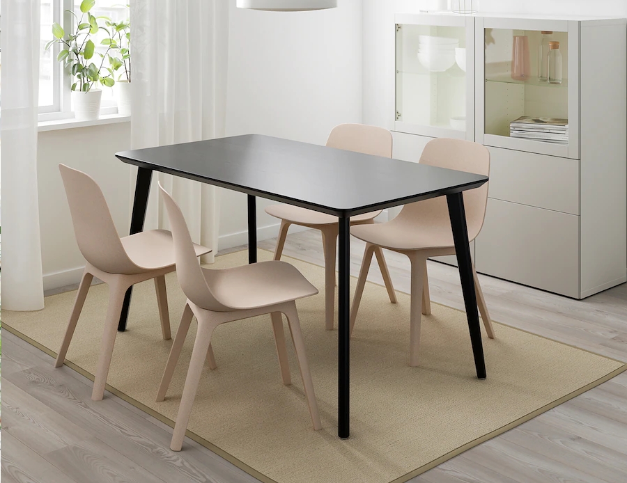 mesa con sillas IKEA