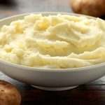 El secreto para darle mucho más sabor a un puré de patatas