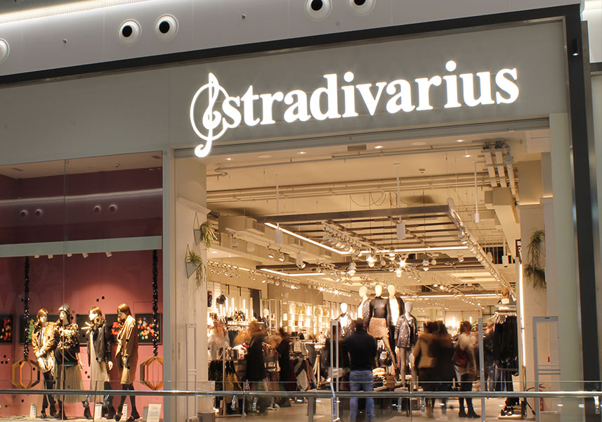 Los pendientes de cristales de Stradivarius a 7,99 euros que copian a Tous