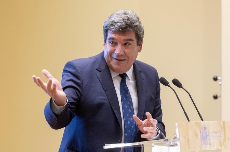 El Gobierno propone subir las cotizaciones para recuperar la ‘hucha de la pensiones’