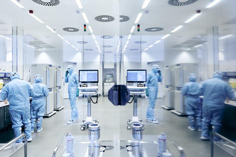 Novartis vende a Roche su 33% en la farmacéutica por 17.800 millones tras 20 años como accionista