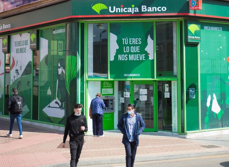 Los sindicatos de Unicaja desafían a Unicaja con movilizaciones en protesta por el ERE