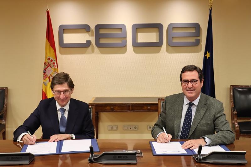 CaixaBank y la CEOE renuevan el acuerdo de financiación de empresas