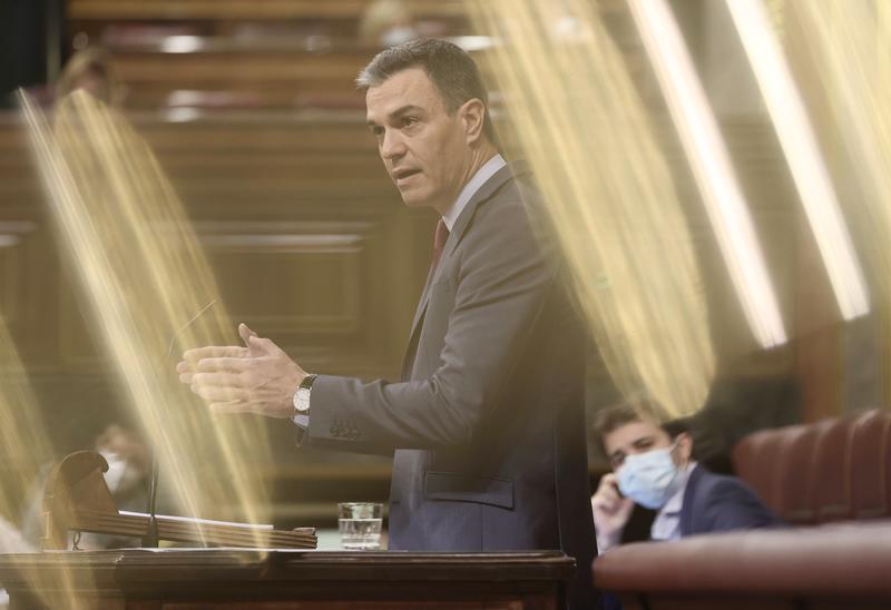 Sánchez prevé un precio de la luz de los más bajos de Europa en 2023