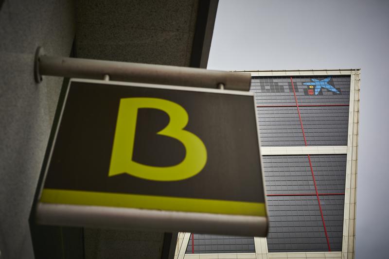 CaixaBank inicia este viernes la integración tecnológica de Bankia