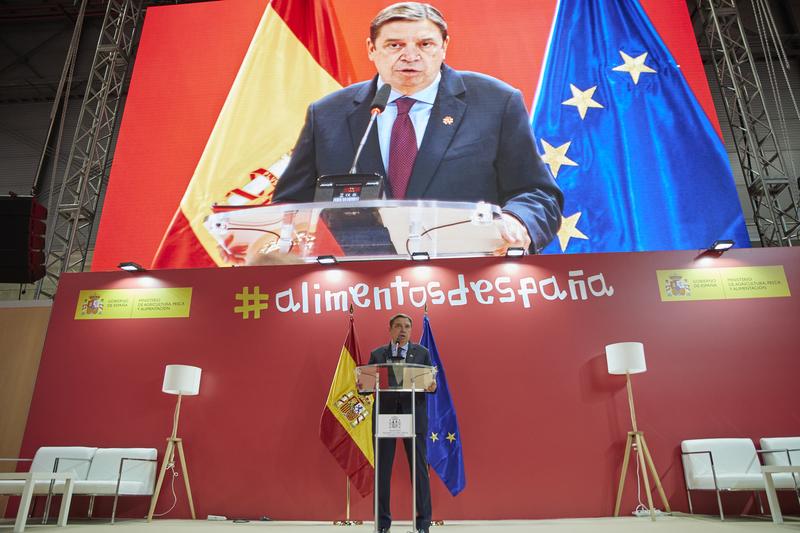 Planas abordará con los representantes de la cadena alimentaria la situación por el alza de costes