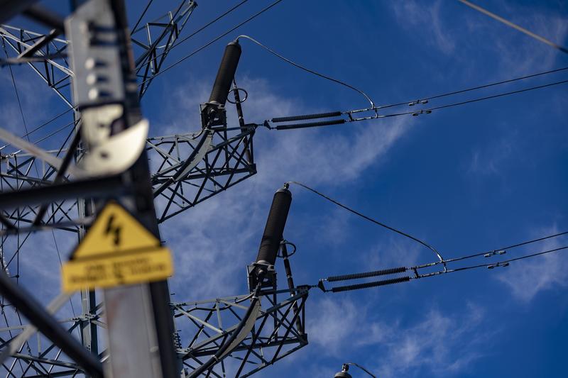 El precio de la luz se dispara este martes hasta los 274,56 euros MWh, el segundo máximo histórico