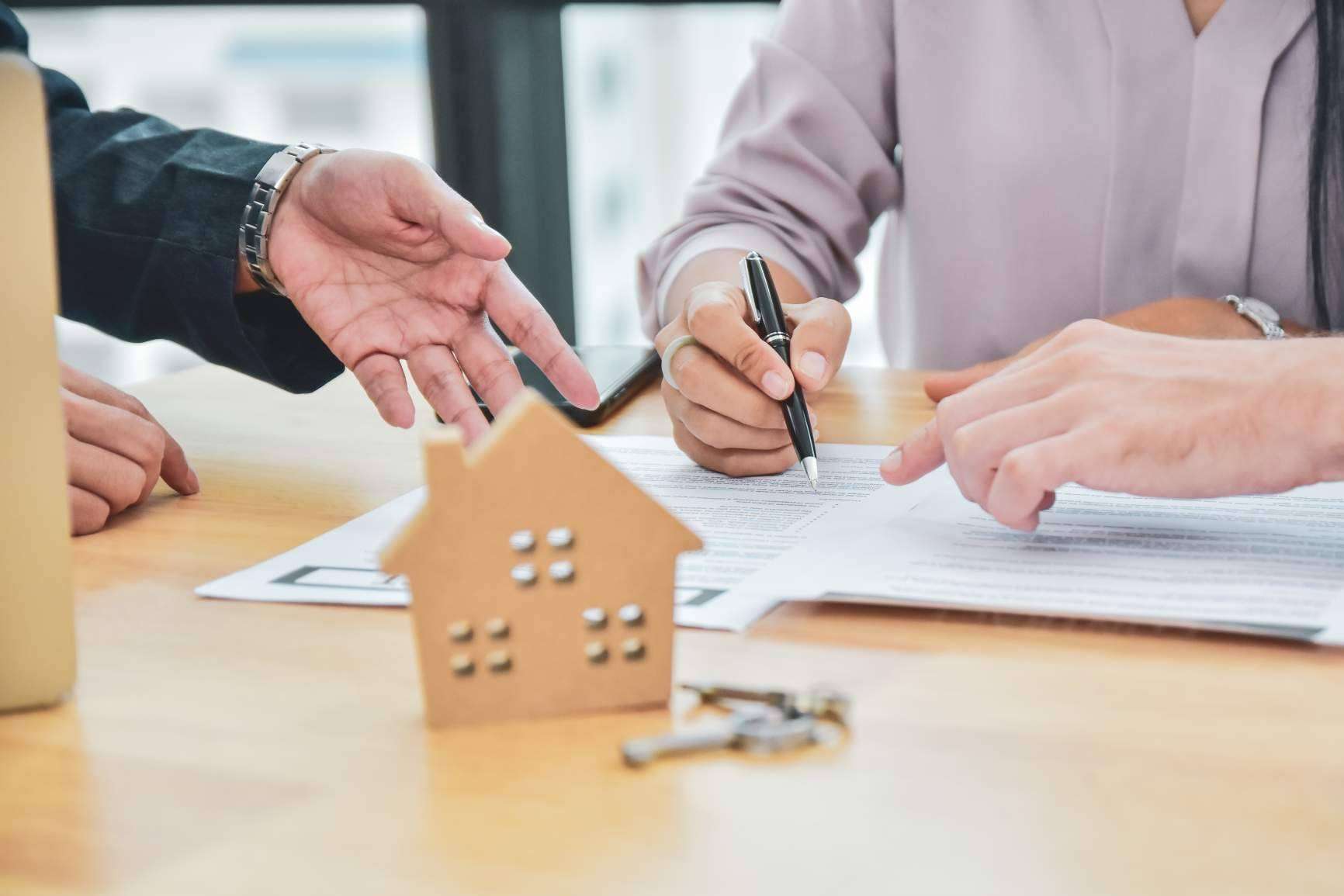 Hipotecas Plus ofrece asesoramiento para obtener la hipoteca que se precise y se compre la parte de la vivienda del ex