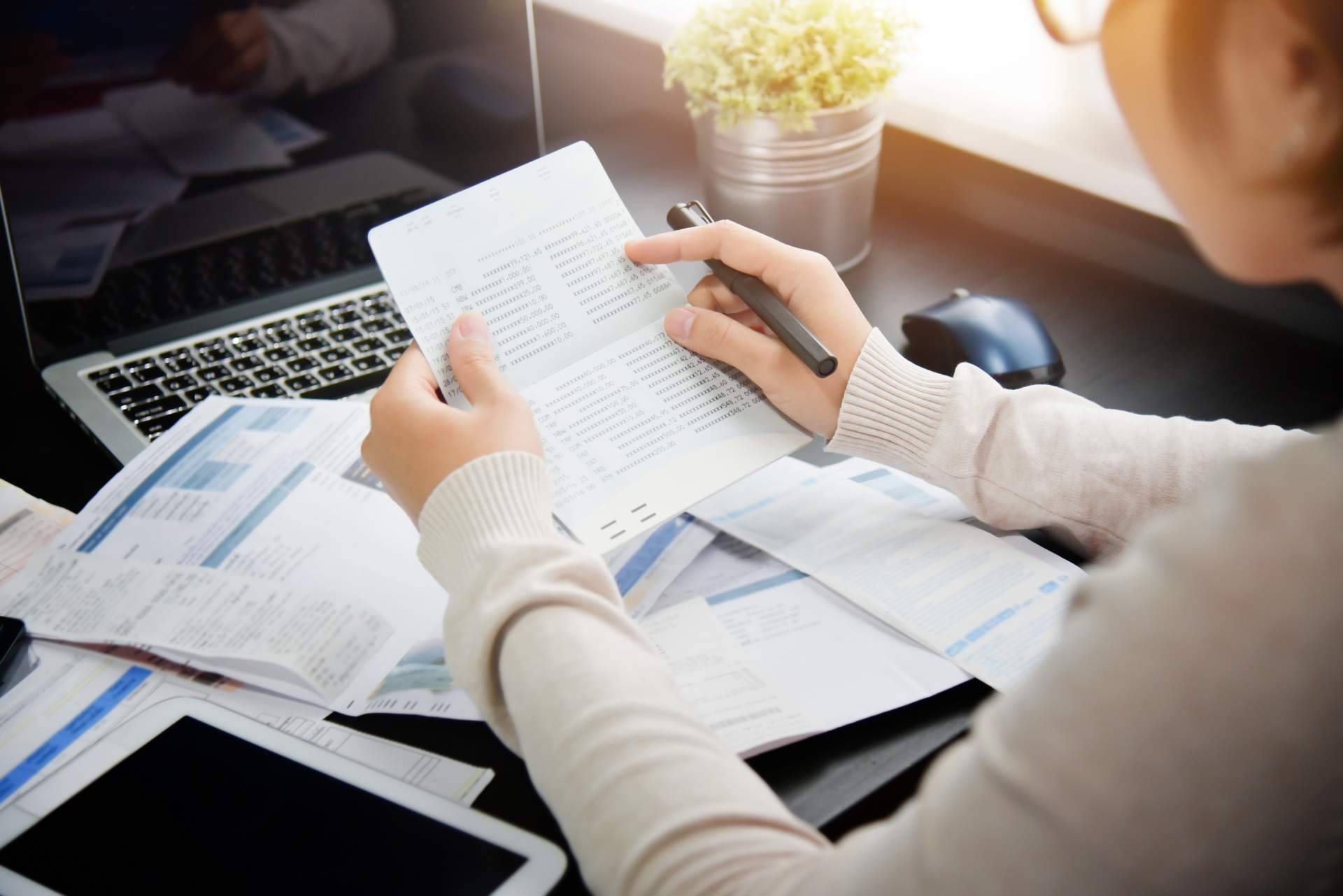 ¿Cómo elegir entre cuentas nómina y cuentas remuneradas en el comparador de productos financieros Economía Responsable?