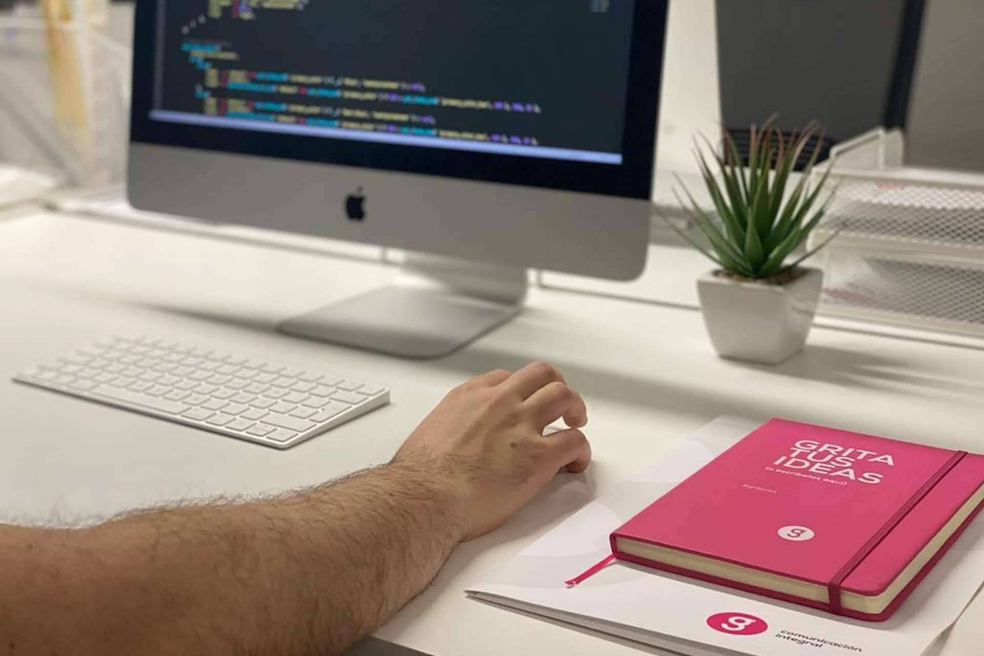 Lograr el éxito en internet es posible gracias al diseño web de Gritovisual, galardonados con el Certificado Empresa Digna de Confianza