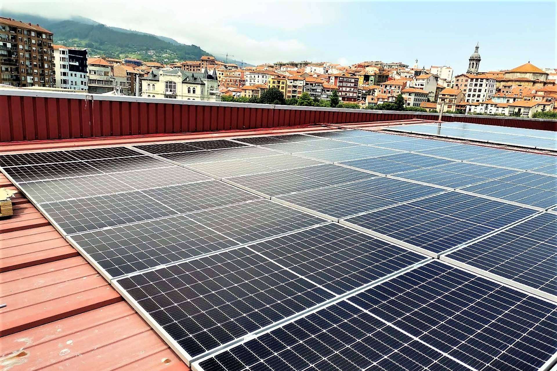 Energiber contribuye a la eficiencia energética realizando instalaciones de autoconsumo solar para particulares y empresas