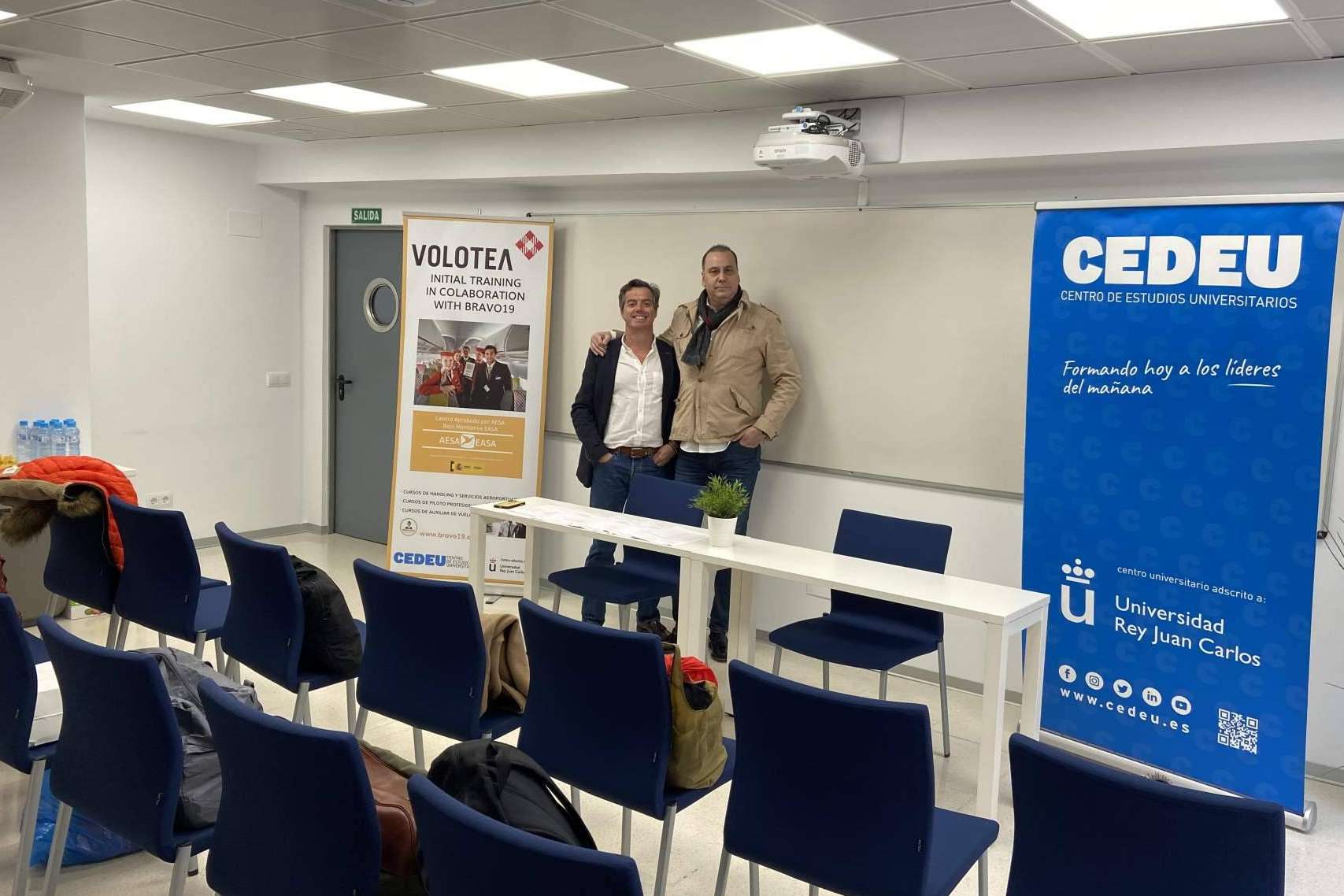 La escuela de auxiliares de vuelo, Bravo19, ofrece una oportunidad de negocio en expansión