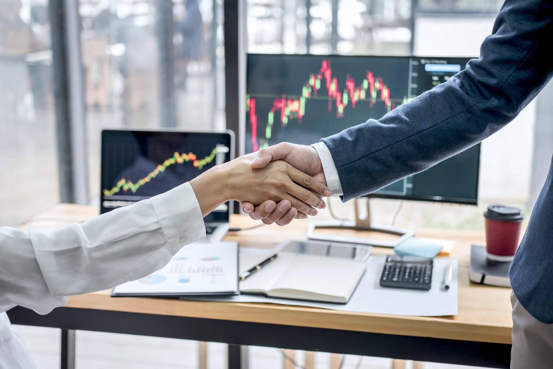 Aprender a leer los signos del trading institucional con el curso Rompimiento en la Zona Mastery de Área de Inversión