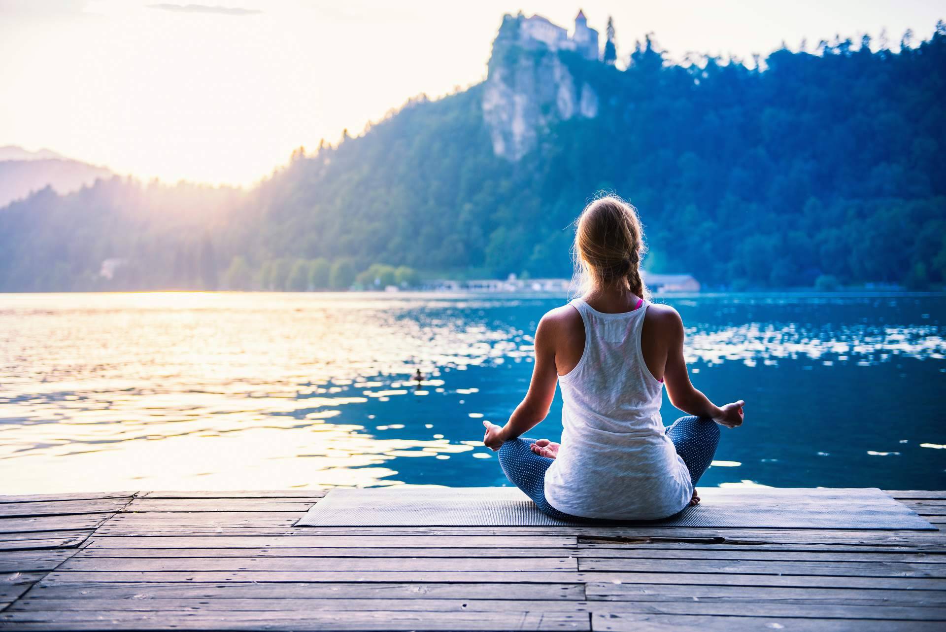 La escuela internacional cienciaConciencia® indica cómo aprender a meditar y cuáles son los beneficios de realizarlo diariamente