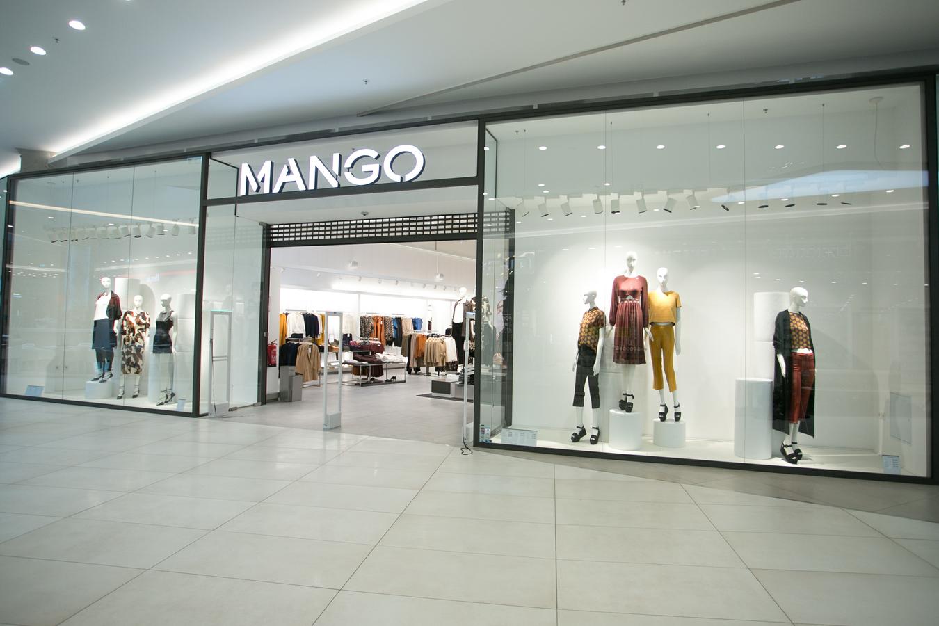 La cazadora negra de Mango por 39,99 euros que tiene mucho rollo