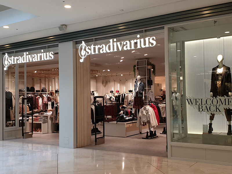 Stradivarius: 10 abrigos chulos y cómodos por menos de 50 euros