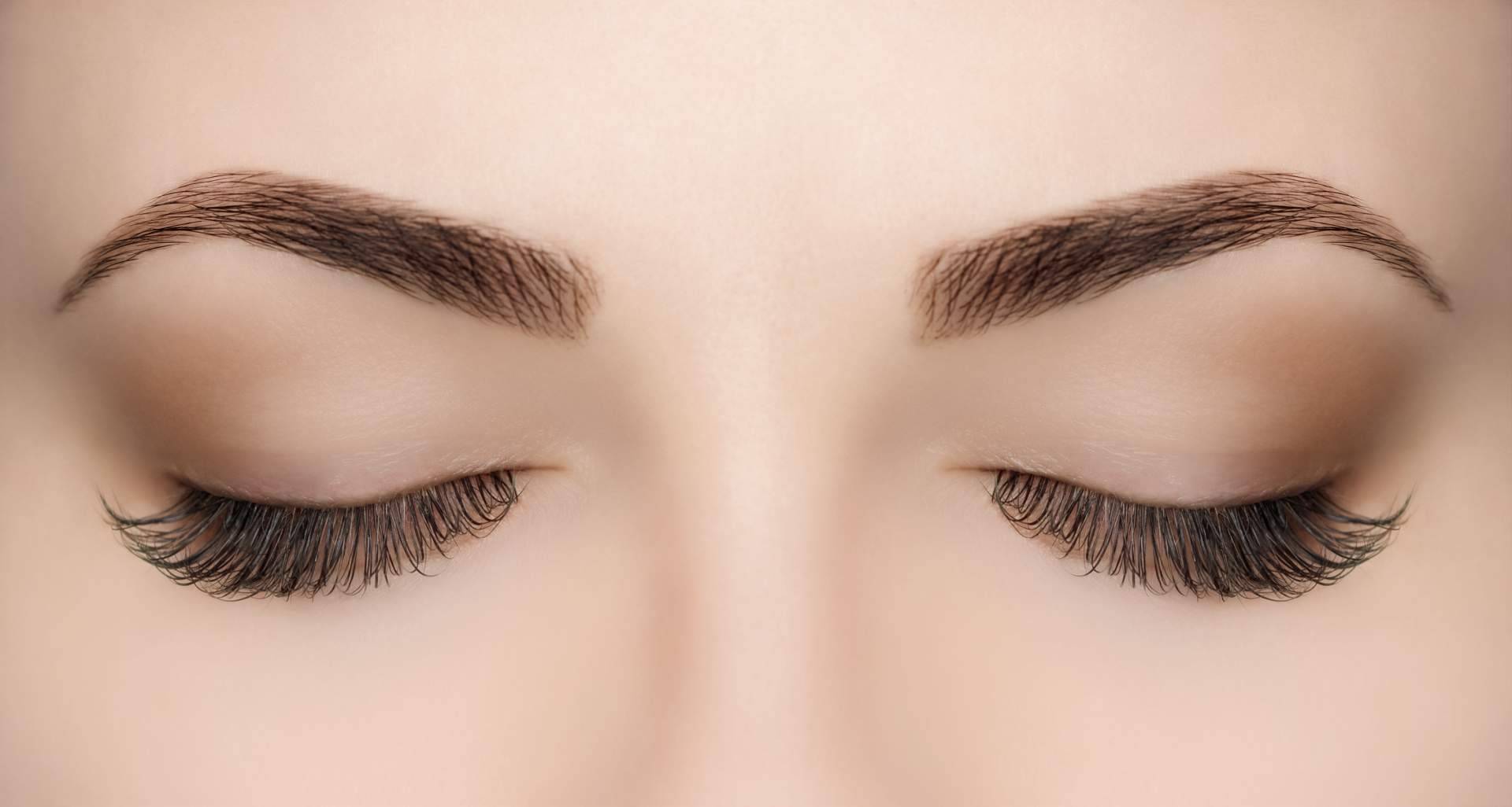 El injerto capilar de cejas en Barcelona del experto Dr. Bruno Jacobovski