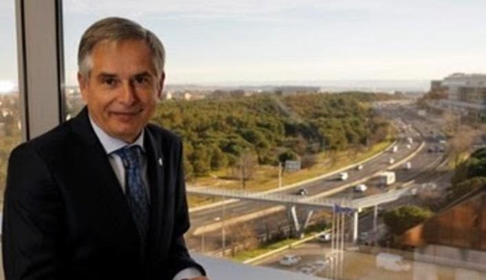 Carmelo Sanz de Barros, nuevo presidente del Senado de la FIA