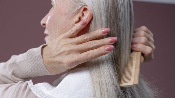 ¿Acabar con las canas o lucirlas con orgullo?