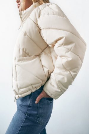 Cazadora acolchada bolsillos plastrón Zara