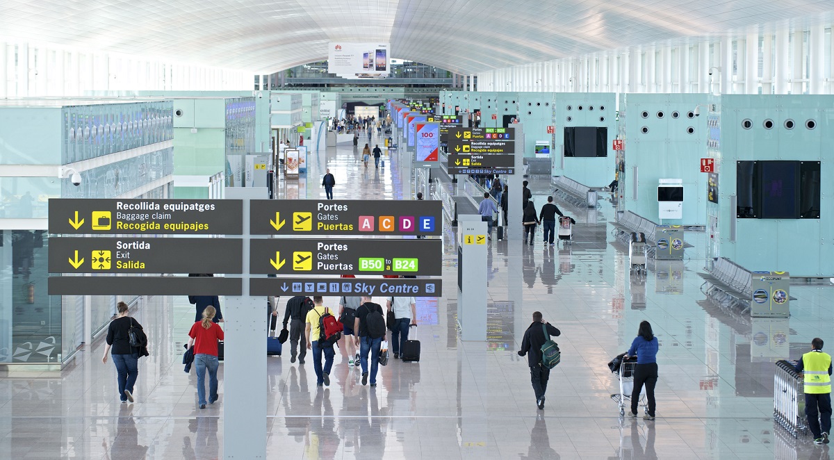 La Mesa del Turismo culpa a Marlaska de la congestión en los aeropuertos