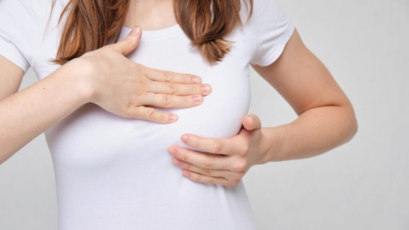 Personas con quistes fibrosos en los pechos