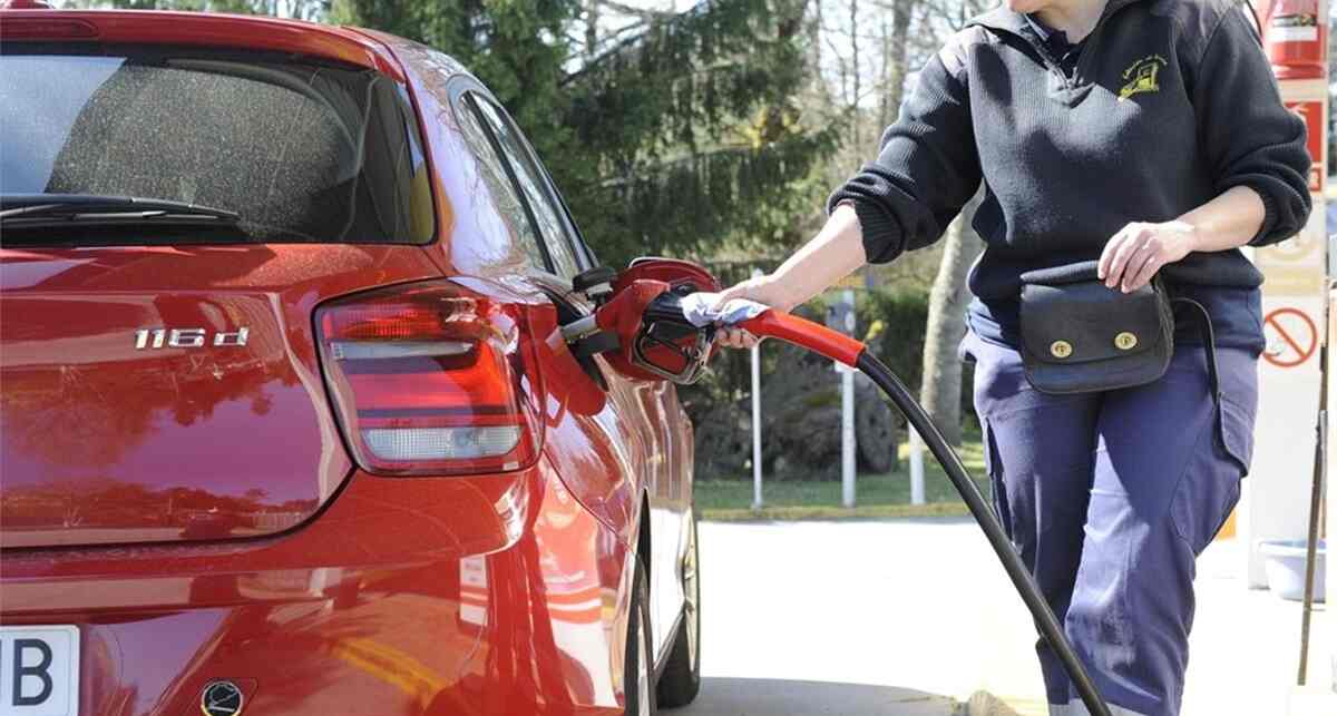 Los coches que tienes que comprar si quieres gastar poco en gasolina