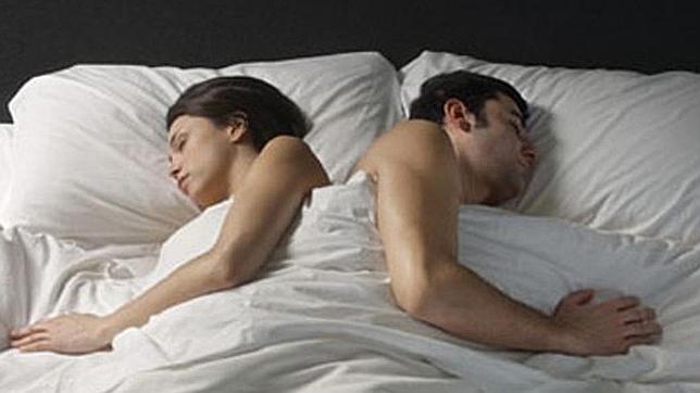 dormir pareja 644x362 1 Merca2.es