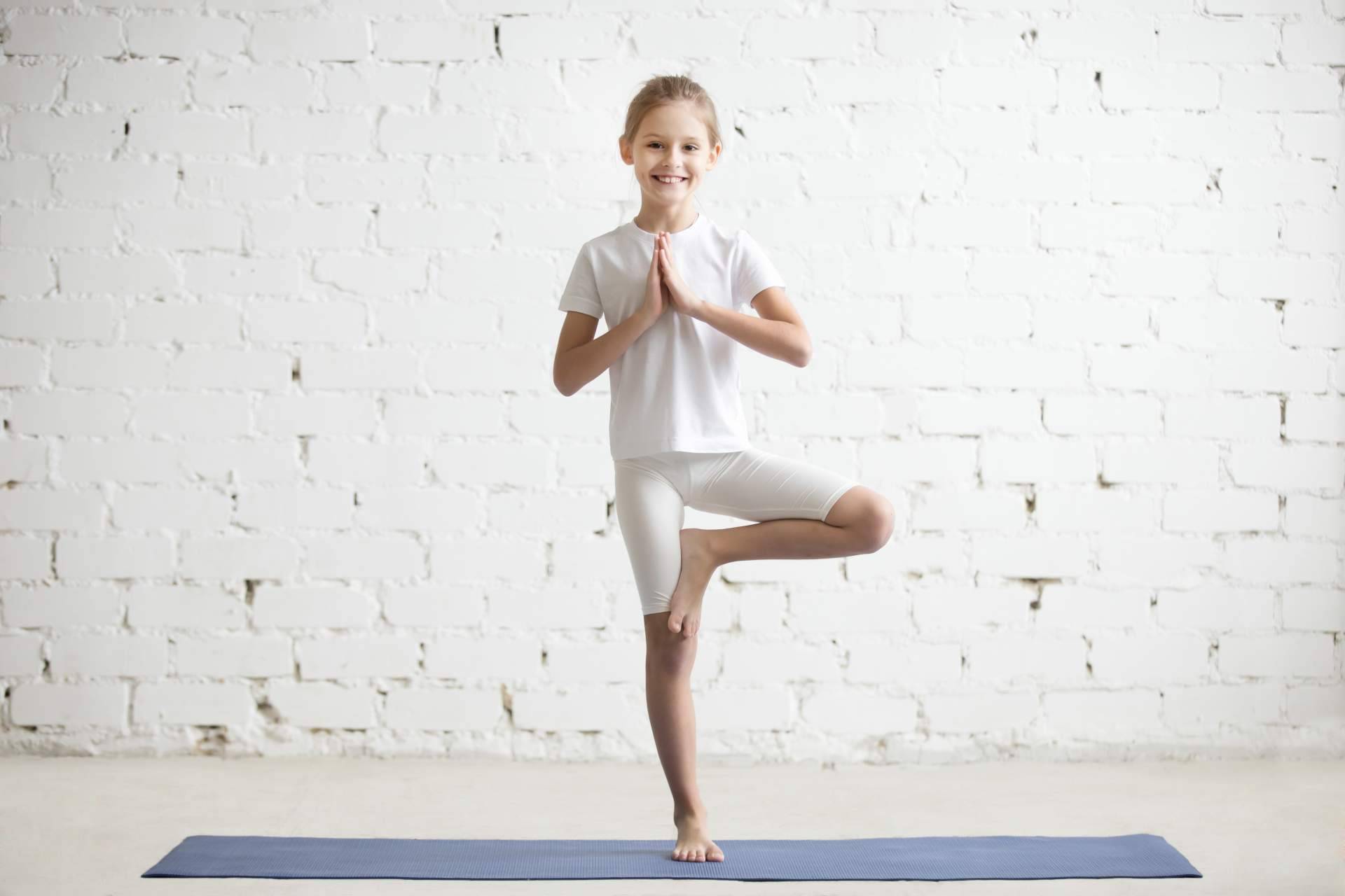 Yoga para Niños, el portal que comparte con padres y madres los beneficios y recomendaciones de esta popular técnica de relajación