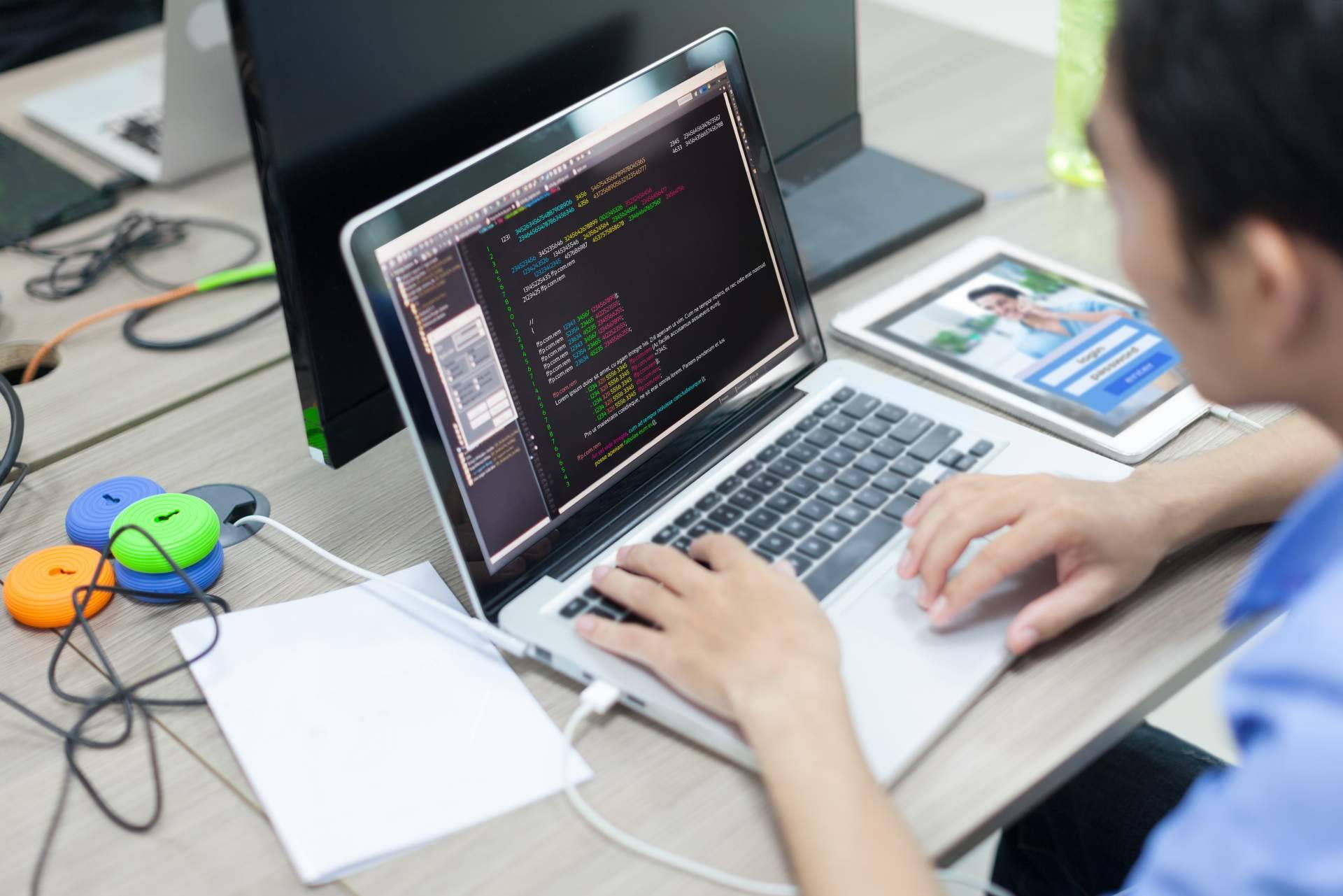 Inicia una tienda online junto a ComercioPlus